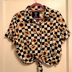 NWT Plaid Sunflower Button Up